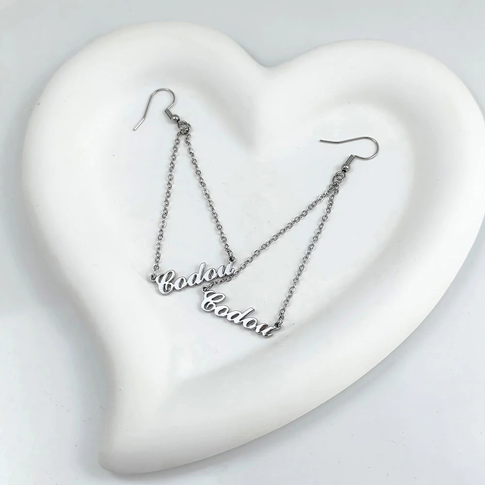 BOUCLES D'OREILLES TRIANGLE JUSQU'À 2 PRÉNOMS - Image 3